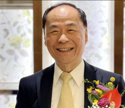 亚洲光学赖以仁董事长